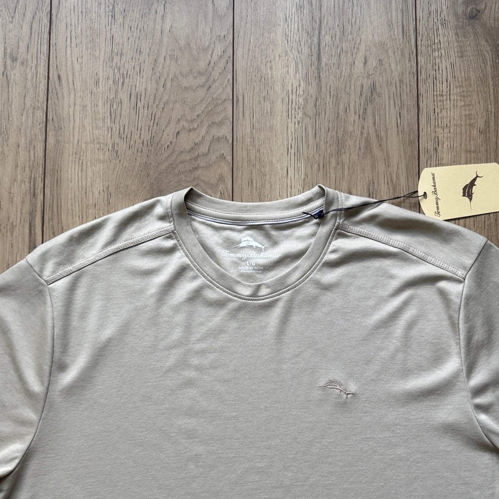 NWT Tommy Bahama Beige Twill T-Shirt Men’s Large